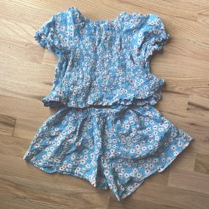 Short/shirt set in daisy print